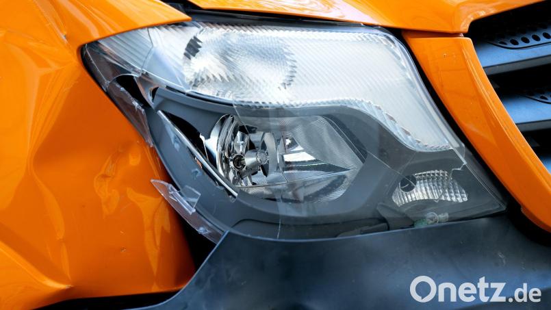 Parkrempler können bei modernen Autos schnell sehr teuer werden, beklagt der ADAC. (Archivbild) Bild: Sven Hoppe/dpa