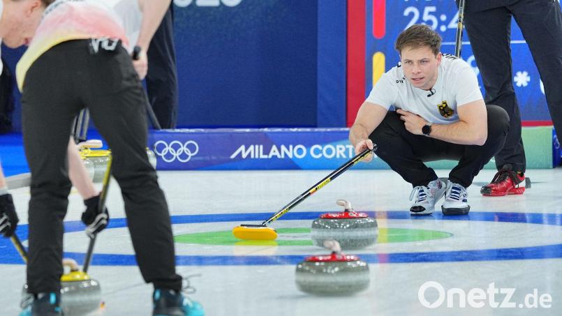 Die deutschen Curling-Männer um Marc Muskatewitz haben bei den Olympischen Winterspielen den ersten Sieg eingefahren. Bild: Michael Kappeler/dpa