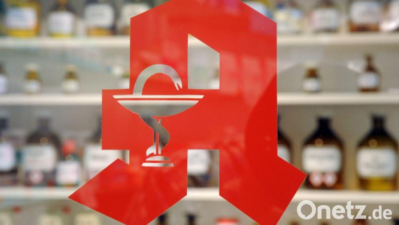 Darf dm apothekenpflichtige Medikamente online verkaufen. (Foto Illustration) Bild: Uli Deck/dpa