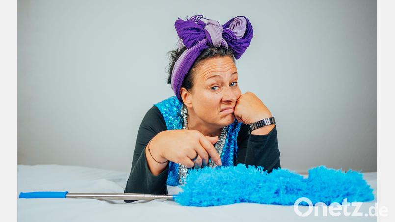 Ines Procter ist die "närrische Putzfraa". Bild: Romina Schiegl/exb