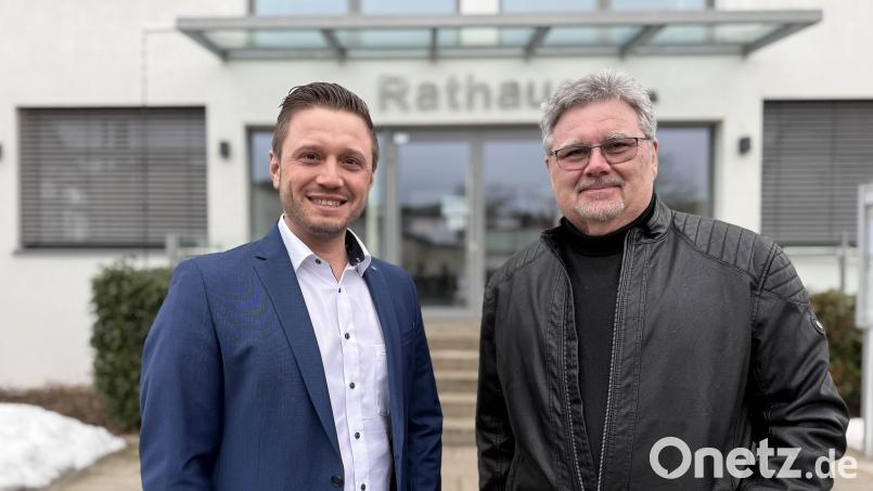 Bürgermeister Ernst Lenk (links) von der CSU möchte sein Amt im Schirmitzer Rathaus auch in den nächsten sechs Jahren ausüben. Die SPD schickt Walther Piehler als Gegenkandidat ins Rennen um die Gunst der Wähler. Bild: Gabi Schönberger