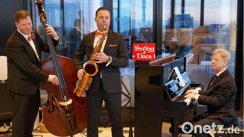 Das Konzert am 5. März im Max-Reger-Gymnasium eröffnen die "Swing Docs." Bild: Ernst Höfling