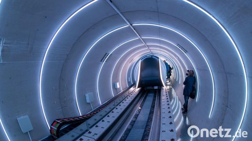 Experten der Boston Consulting Group sehen im Aufbau eines Hyperloop-Industriesystems ein Zukunftsfeld für die deutsche Wirtschaft. Bild: Peter Kneffel/dpa