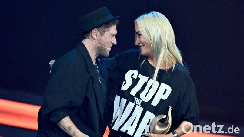 Zwei Freunde im Liebes-Duett: Johannes Oerding und Sarah Connor. (Archivbild) Bild: Hendrik Schmidt/dpa