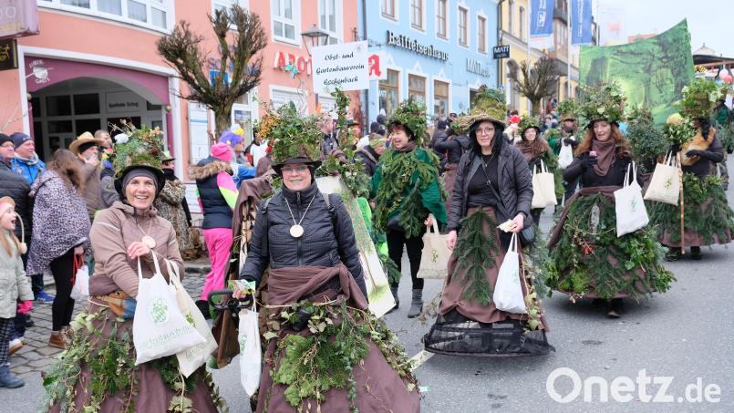 Die Waldfeen des Obst- und Gartenbauvereins waren besondere Hingucker. Bild: Robert Dotzauer