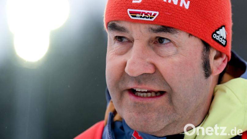 DSV-Sportdirektor Horst Hüttel sieht nach Berichten um mögliche Manipulationsmethoden im Skispringen Handlungsbedarf. (Archivbild) Bild: Hendrik Schmidt/dpa