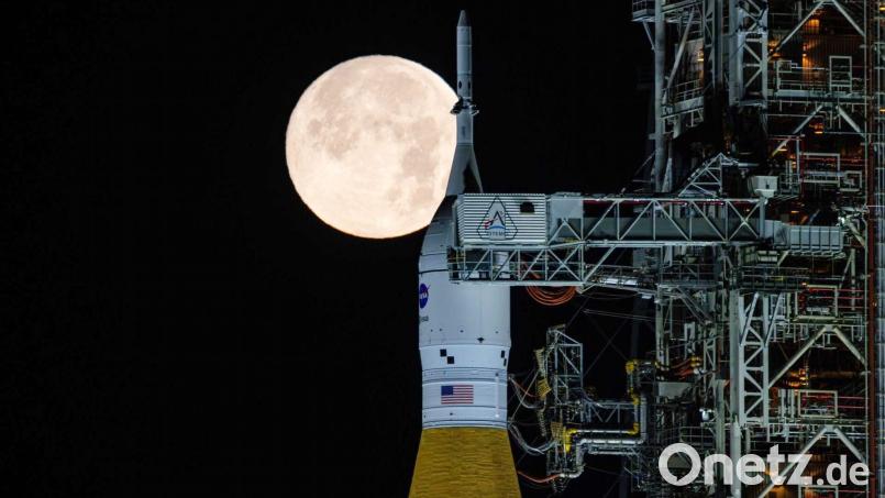 Mit der Mission „Artemis 2“ sollen vier Astronauten bald in Richtung Mond fliegen. Bild: Sam Lott/NASA via AP/dpa