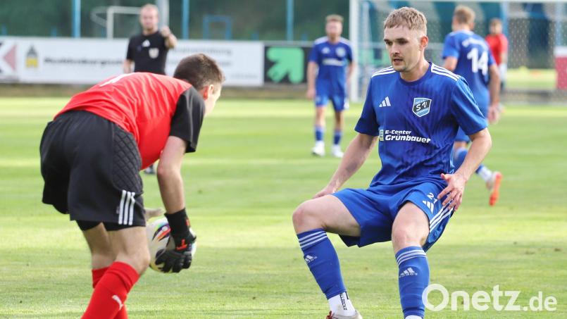 Mirko Griesbeck (rchts) erzielte das 1:0 gegen den 1. FC Schlicht vor der Pause. Bild: war