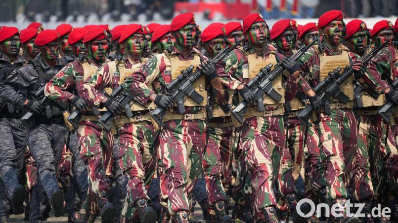 Indonesien zeigt sich bereit, tausende Soldaten nach Gaza zu entsenden - für humanitäre Hilfe und Wiederaufbau des zerstörten Küstenstreifens. (Archivbild) Bild: Tatan Syuflana/AP/dpa