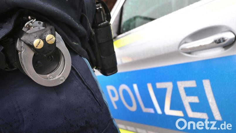 Der 33-Jährige griff einen Polizeibeamten an, als dieser ihn festnehmen wollte. (Symbolbild) Bild: Karl-Josef Hildenbrand/dpa