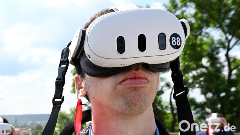 Ein Mann verletzte sich in Schwandorf beim Videospielen an der Hand. Symbolbild: Martin Schutt