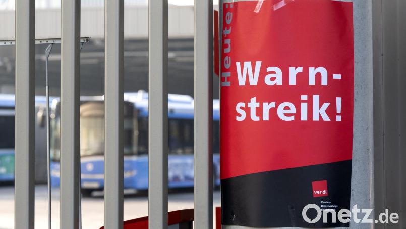 Für die Buslinien 935 bis 938 haben die Bamberger Stadtwerke einen Notfahrplan eingerichtet, der vom ZOB im Stundentakt starten soll. (Archivbild) Bild: Sven Hoppe/dpa