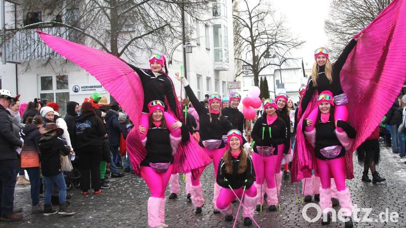 Den Schlusspunkt setzten die Schautanzgruppen des TB Jahn Wiesau, die von "Temptation" angeführt wurden. Bild: wro
