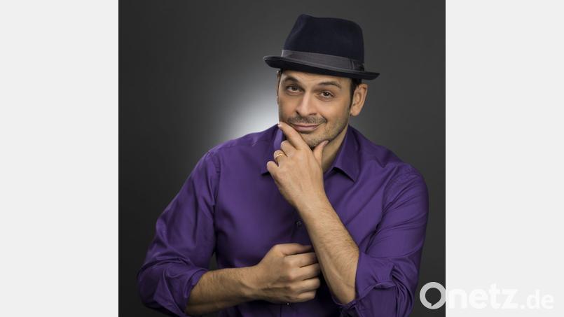 Kaya Yanar ist "Lost" in seinem aktuellen Programm. Ein Gastspiel gibt er auch in Regensburg. Bild: Julian Pawlowski/exb