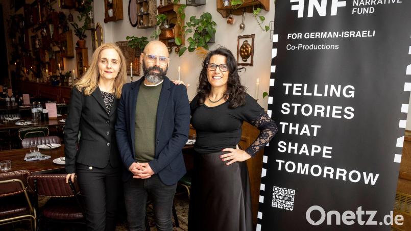 Lihi Nagler, Mark Pinhasov und Sharon On vom Verein Future Narrative Fund. Bild: Jan Zappner/Steinfeld PR &amp; Management/Future Narrative Fund/dpa