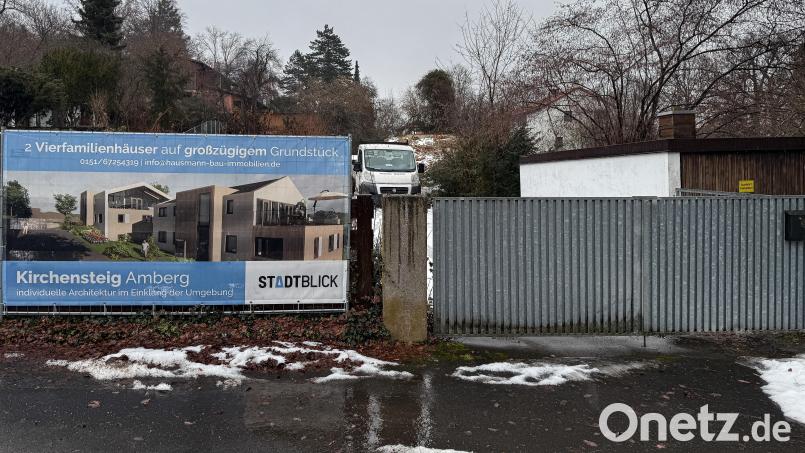 Am Kirchensteig in Amberg sollen acht neue Wohungen entstehen. Die Anwohner sehen das kritisch, Bauherr Martin Hausmann reagiert. Bild: Stephan Huber