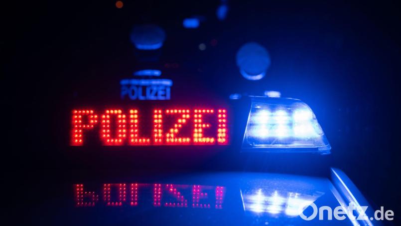 Zu zwei Unfallfluchten in Schwandorf werden laut Polizei Zeugen gesucht. Symbolbild: Marijan Murat/dpa
