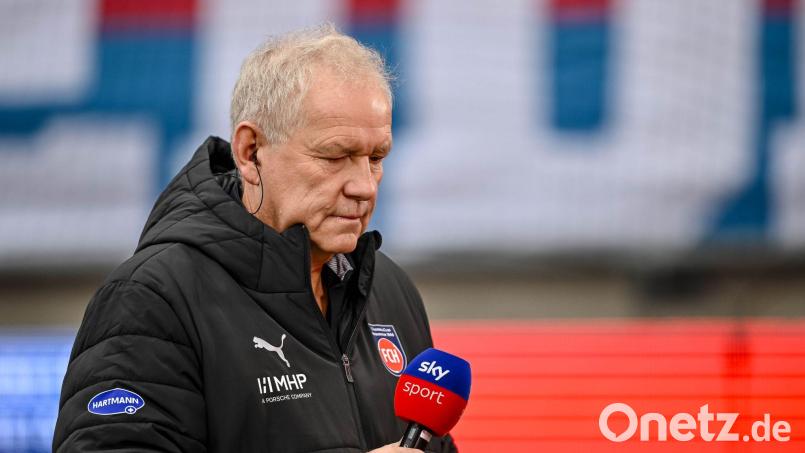 Der 1. FC Heidenheim und sein Vereinschef Holger Sanwald erleben eine sportlich schwere Zeit. Bild: Harry Langer/dpa