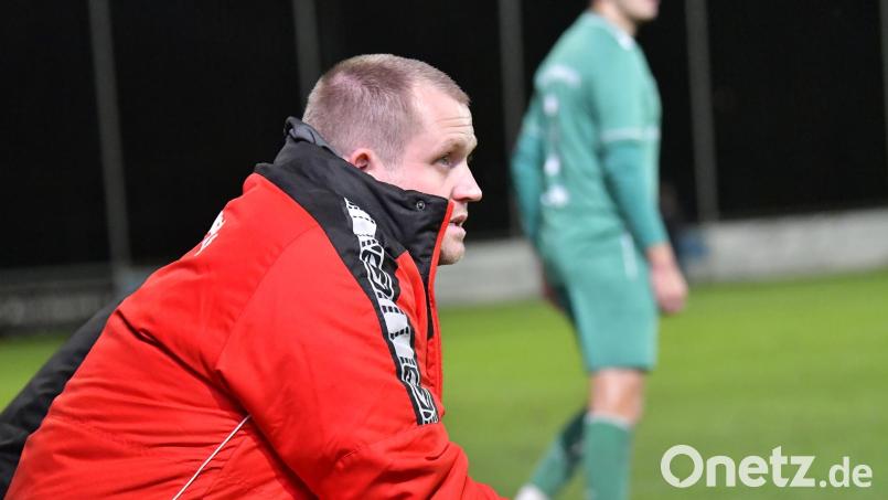 Sven Zurawka und sein Trainerkollege Drilon Asani haben beide ihre Verträge beim Bayernligisten ASV Neumarkt vorzeitig um zwei Jahre verlängert. Archivbild: Hubert Ziegler