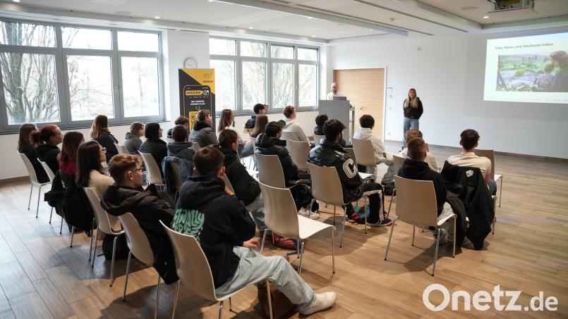 Bei Oberpfalz-Medien erhalten Schüler einen Einblick in die Arbeit von Journalisten. Bild: Jakob Graf