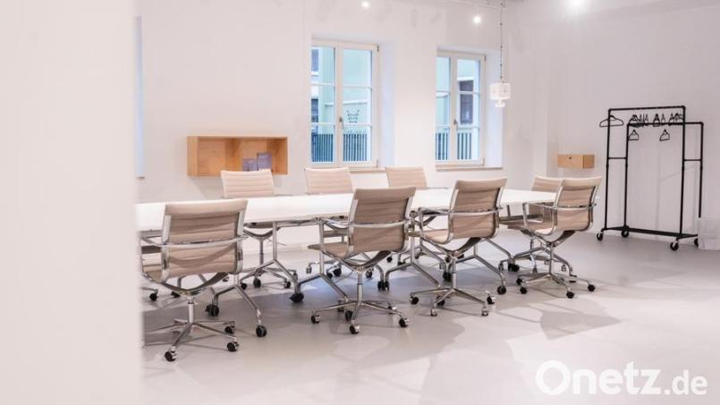 Coworking im Stadtlabor Amberg: Die Wirtschaftsförderung bietet Interessierten an, die Räume kennenzulernen. Bild: Mirjam Dettling