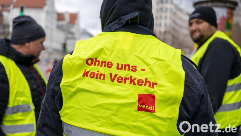 Der Tarifkonflikt im bayerischen Nahverkehr trifft nun Augsburg und Regensburg. (Archivbild) Bild: Peter Kneffel/dpa