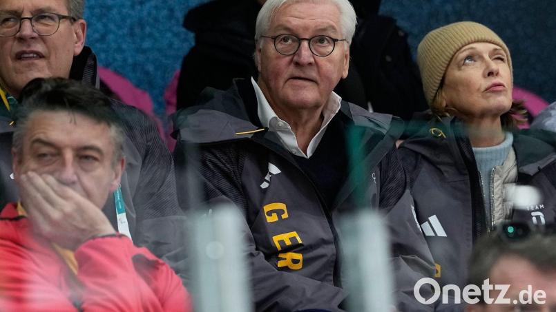 Bundespräsident Steinmeier ist auch Sportfan - er unterstützt Olympische Spiele in Deutschland. (Archivbild) Bild: Petr David Josek/AP/dpa