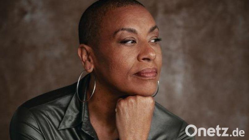 Jazz-Sängerin Malia tritt in der Historischen Druckerei Seidel in Sulzbach-Rosenberg auf. Bild: Tim Jäger