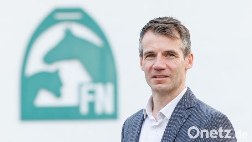 Der Vorstandsvorsitzende der Deutschen Reiterlichen Vereinigung, Dennis Peiler, äußert sich zur Tierquälerei in München: „Tief erschüttert“ Bild: Friso Gentsch/dpa