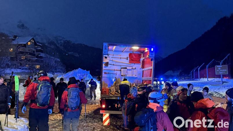 In St. Anton ging am Freitagnachmittag eine Lawine ab. Bild: Bernhard Flatscher/extremwetter.tv/dpa
