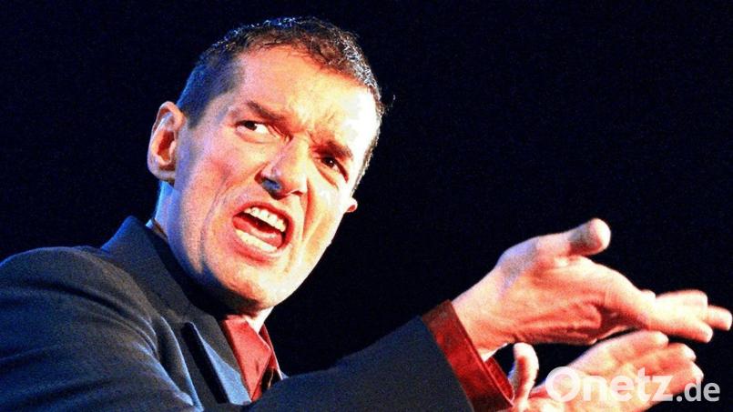 Mit Hits wie „Der Kommissar“ und „Rock Me Amadeus“ wurde Falco international bekannt. (Archivbild) Bild: Herbert Pfarrhofer/APA/epa/dpa