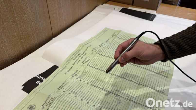 Für die Stadtratswahl in Weiden wurden fehlerhafte Stimmzettel entdeckt. Bild: mcl