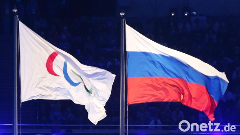 Erstmals seit dem russischen Überfall auf die Ukraine von 2022 sollen wieder russische Flaggen bei den paralympischen Spielen wehen. (Archivbild) Bild: Sergei Chirikov/EPA/dpa