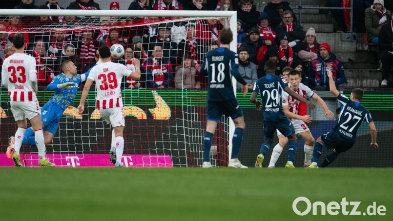 Ein medizinischer Notfall hat das Duell zwischen Köln und Hoffenheim überschattet. Bild: Marius Becker/dpa