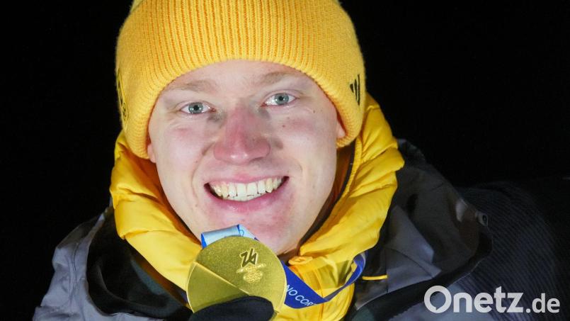Rodel-Olympiasieger Max Langenhan hat sich beim Bundeskanzler für seinen Handy-Fauxpas entschuldigt. (Archivbild) Bild: Michael Kappeler/dpa