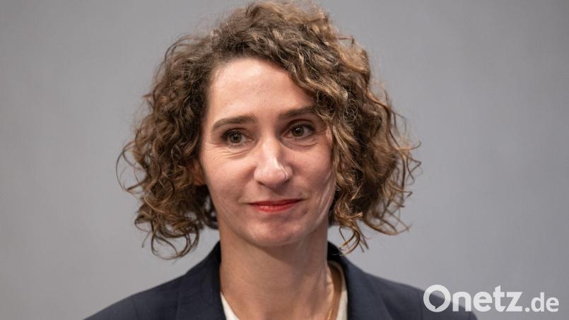EVG-Vize Cosima Ingenschay will den geplanten Stellenabbau bei DB Cargo deutlich abmildern. (Archivbild) Bild: Boris Roessler/dpa
