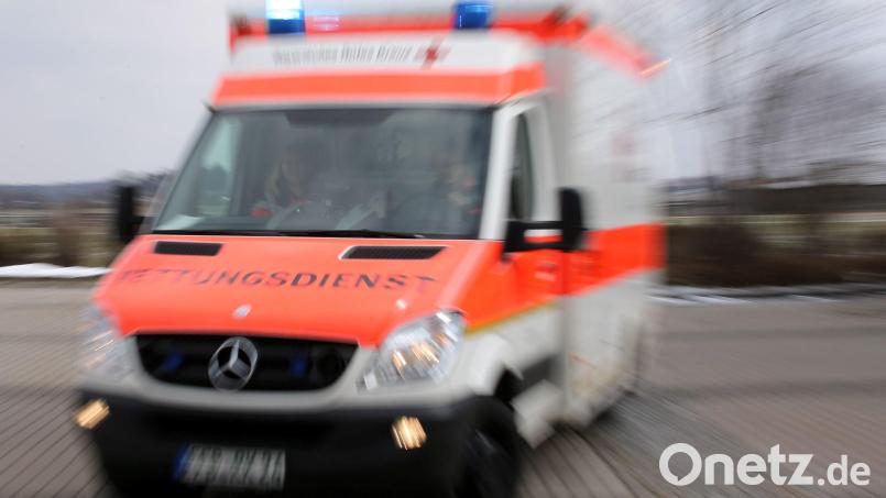 Die Frau erlag ihren Verletzungen am Unfallort. (Symbolbild) Bild: Stephan Jansen/dpa