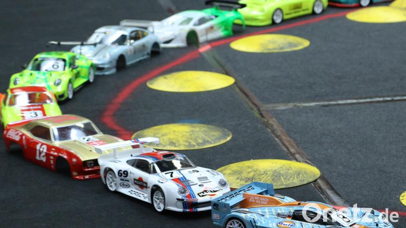 Bei den RC-Autos handelt es sich um kleine High-Tech-Renner im Maßstab 1:10 und 1:12, die ihren großen Vorbildern in nichts nachstehen. Bild: Michael Meier