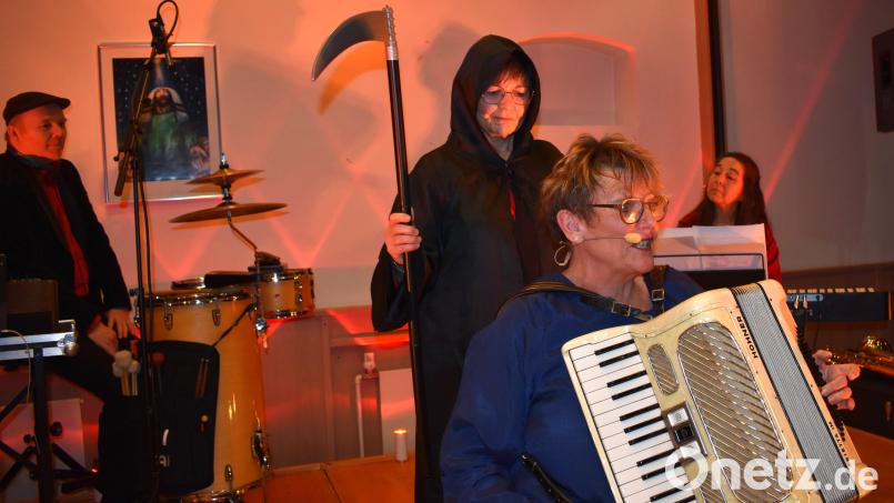 Auch die Sensenfrau war da. Bild: rgr