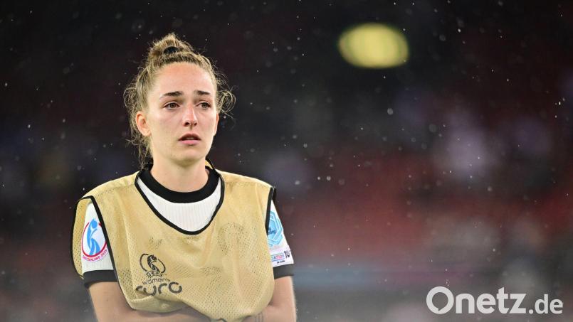 Abwehrspielerin Sophia Kleinherne ist wieder verletzt. (Archivbild) Bild: Sebastian Christoph Gollnow/dpa