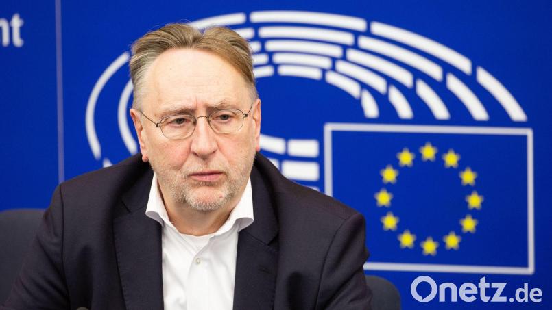 Der Vorsitzende des Handelsausschusses im EU-Parlament, Bernd Lange, befürchtet für die EU nun höhere Zölle als vereinbart . (Archivbild) Bild: Philipp von Ditfurth/dpa