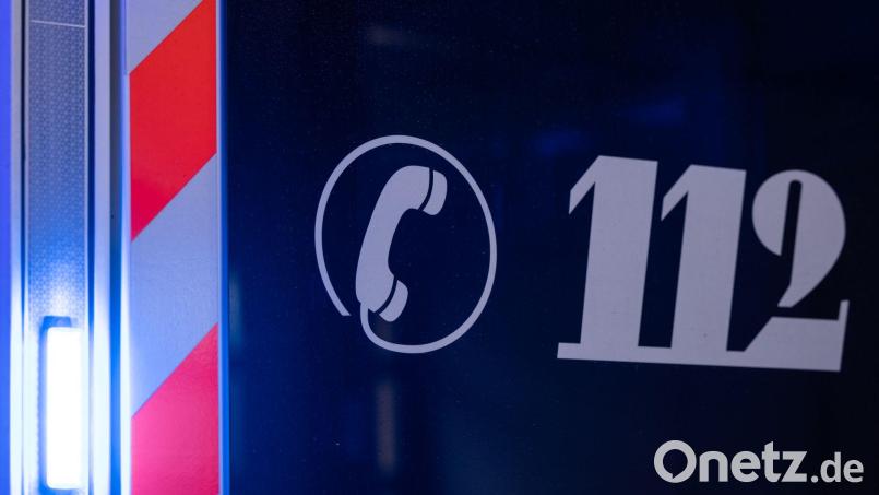 Die beiden schwer verletzten Fahrerinnen wurden in Krankenhäuser gebracht. (Symbolbild) Bild: Hannes P Albert/dpa