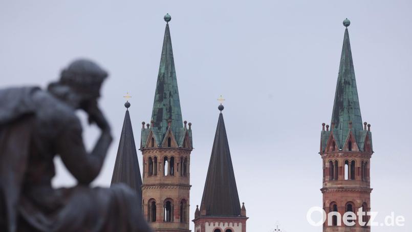 In Würzburg tagt derzeit die Deutsche Bischofskonferenz (DBK). (Symbolbild) Bild: Karl-Josef Hildenbrand/dpa
