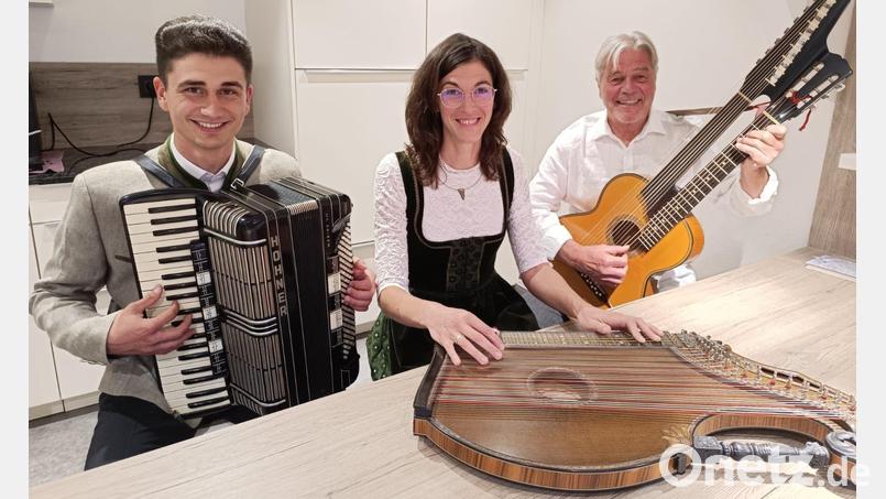 Das Ossinger Trio 2.0 mit Ben Luber, Marina Rischan und Peter Schertl. Bild: Martha Pruy/exb