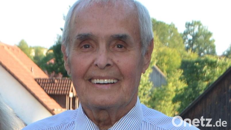 Der ehemalige Rektor Hannes Sennert ist am Sonntagabend mit 86 Jahren überraschend verstorben. Archivbild: dob