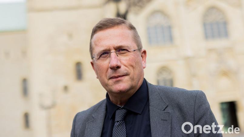 Der bekannte Kirchenrechtler Thomas Schüller sieht den neuen Vorsitzenden der Bischofskonferenz, Heiner Wilmer, als Vermittler. (Archivbild) Bild: Rolf Vennenbernd/dpa