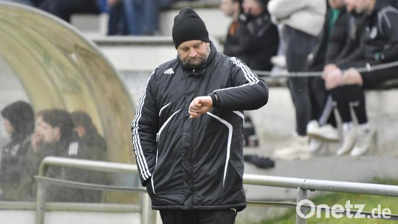 Seine Zeit beim 1. FC Rieden ist noch nicht abgelaufen: Bernd Scheibel bleibt auch in der kommenden Spielzeit Trainer des Kreisligisten. Bild: Hubert Ziegler