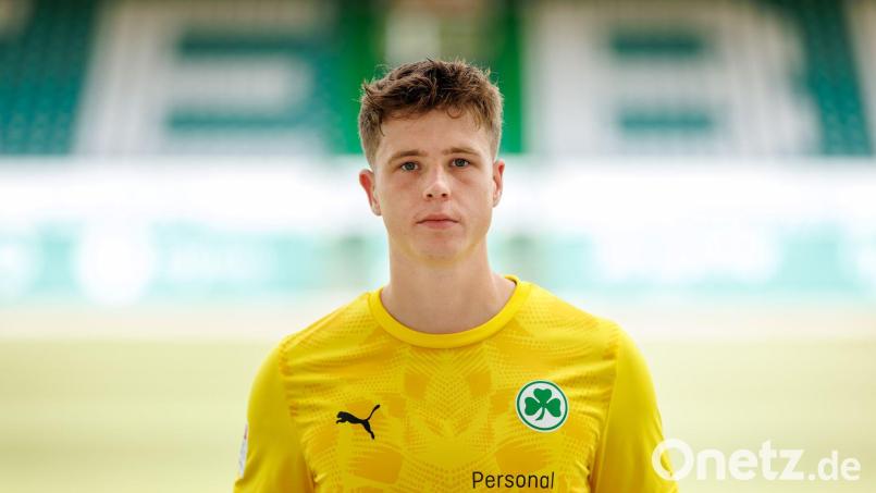 Keeper Sebastian Jung wechselt in die Slowakei. (Archivbild) Bild: Daniel Karmann/dpa