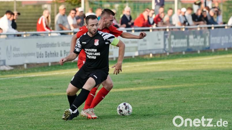 Der ehemalige Kapitän Andrej Dauer (vorne) kehrt zum SV Inter Bergsteig zurück. Bild: ref