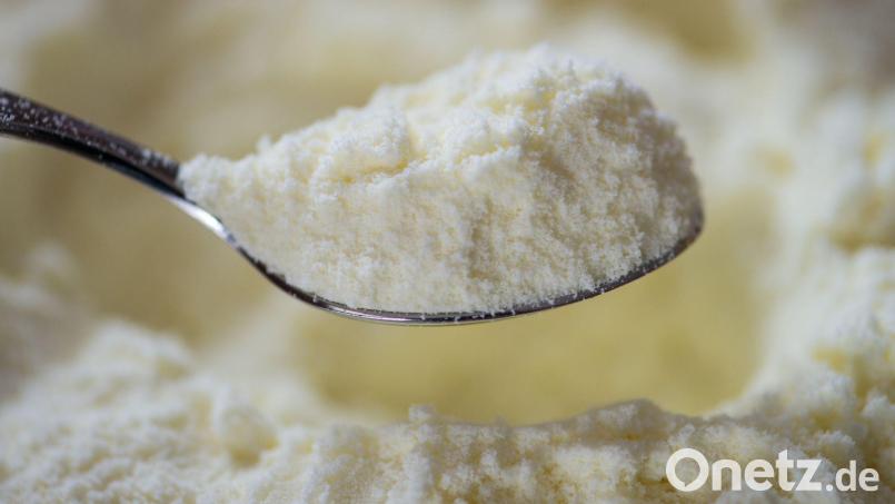 Der Giftstoff Cereulid wurde bei Kontrollen in Milchpulver entdeckt. (Symbolbild) Bild: Armin Weigel/dpa